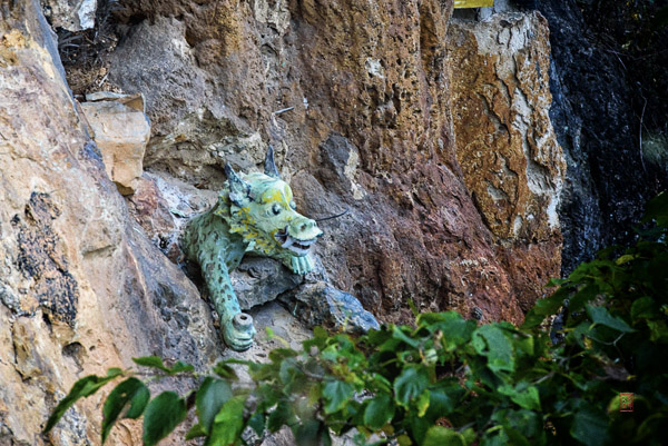 Weishan Lingyan Temple 巍山灵岩寺