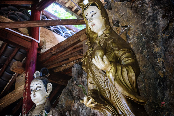 Weishan Lingyan Temple 巍山灵岩寺