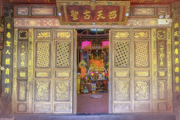 芒岛佛寺
