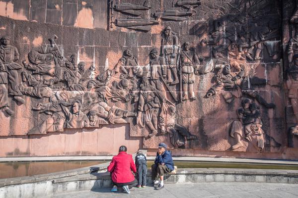 Songshan Memorial in Longling Town 龙陵县城。