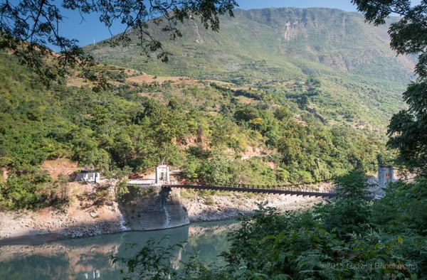 Huitong Bridge, the only point where vehicles could cross the Nujiang in 1942.